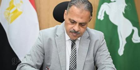 محافظ الشرقية: الانتهاء من استخراج 7 آلاف رخصة محال عامة و1798 تصريحًا مؤقتا