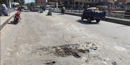 انهيار جزئي بكوبري "شنودة" في طنطا، والأجهزة التنفيذية تكثف جهودها لتأمين الموقع (فيديو)