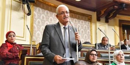 رئيس برلمانية "التجمع" عاطف مغاوري يقدم كشف حساب لدور الانعقاد الأول: "النواب" يعمل عند الحكومة.. أطالب بفتح تحقيق عاجل في أموال التأمينات والمعاشات.. ونحلم بـ"وزارة" تهتم بالصناعة