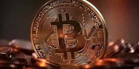 "بيتكوين" تستقر فوق 64,000 دولار مع التركيز على اتفاقية هرمز