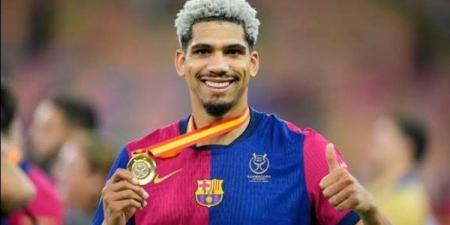 فان دايك يعلق على انضمام مدافع برشلونة إلى ليفربول