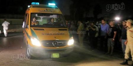 مصرع شخص وإصابة 14 آخرين في انقلاب ميكروباص بصحراوي المنيا