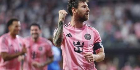 تكريمًا لميسي.. توقف مباراة ريفر بليت وإنديبندينتي ريفادافيا (فيديو)