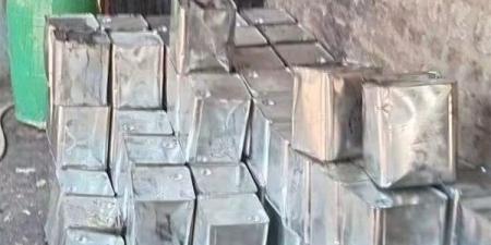 ضبط 1.25 طن عسل أسود منتهى الصلاحية داخل إحدى عصارات القصب فى قنا(صور)
