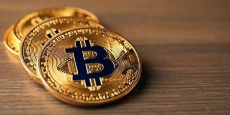 البيتكوين تواصل خسائرها وتهبط قرب 78 ألف دولار