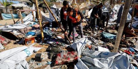 انتشال رفات 101 فلسطيني من تحت أنقاض منازل مدمرة في غزة