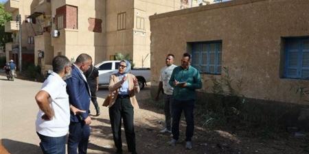 محافظ الوادي الجديد تناقش أعمال تخطيط المنطقة المحيطة بالمستشفى الجامعي بالخارجة