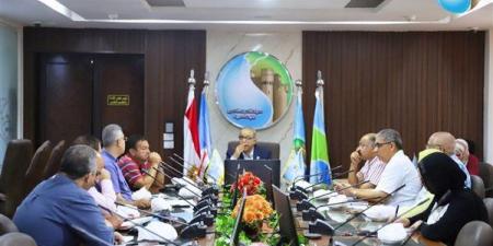 سامي قنديل يبحث مع رؤساء القطاعات آليات تنمية موارد شركة الصرف الصحي بالإسكندرية