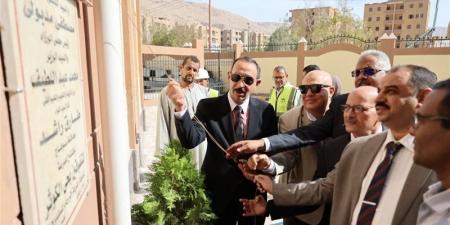 محافظ سوهاج يفتتح مدرسة STEM بحي الكوثر (صور)