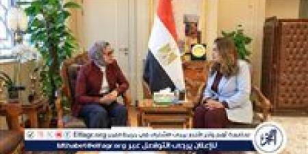 وزيرة التنمية المحلية والبيئة ومحافظ الوادي الجديد تبحثان مشروعات «حياة كريمة» والخطة الاستثمارية