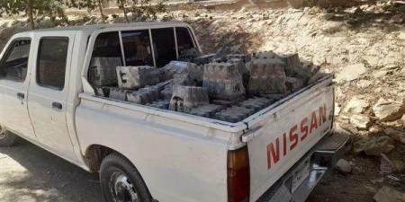 تموين قنا تضبط 4000 زجاجة مياه غازية وحلويات فاسدة (صور)