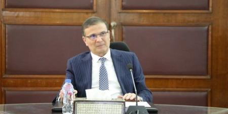 فاروق يبحث سبل تعزيز الاستثمارات الزراعية ودعم مشاركة القطاع الخاص في استصلاح الأراضي الصحراوية