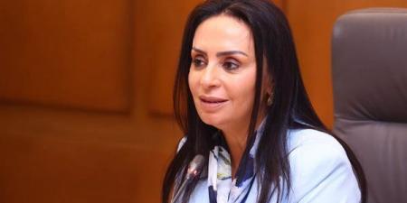 وزيرة التضامن تتابع تداعيات حادث اصطدام تريلا بميكروباص أعلى الطريق الأوسطي