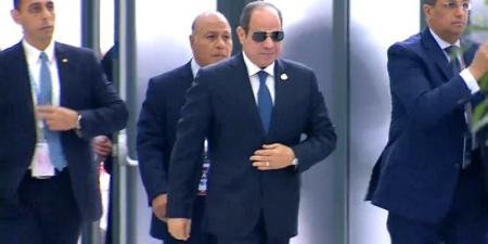 السيسي يتفقد أجنحة البنك الأفريقي والنيباد ومصر بمنتدى العلمين أفريقيا