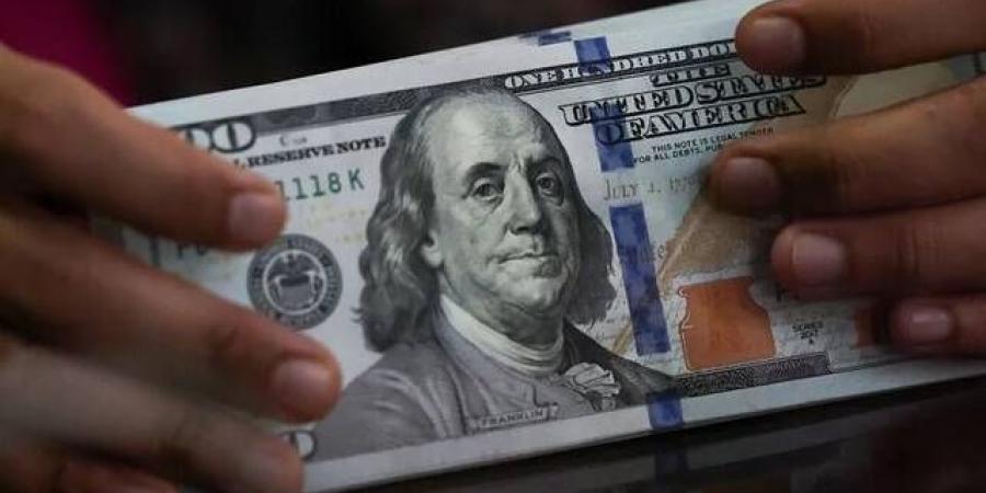 استقرار
      الدولار
      مع
      تحول
      التركيز
      إلى
      الفيدرالي
      وبنك
      اليابان