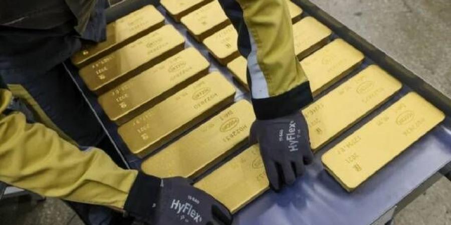 استقرار
      الذهب
      بعد
      الإعلان
      عن
      رسوم
      جمركية
      أمريكية
      جديدة