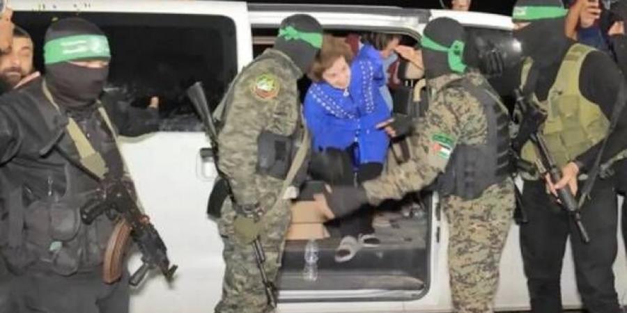 مبادرة
      مصرية
      قطرية:
      وقف
      العمليات
      العسكرية
      60
      يوماً
      وتبادل
      أسرى
      مقابل
      رهائن