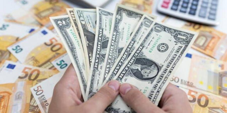 تراجع
      الدولار
      وسط
      مخاوف
      من
      استقلالية
      المركزي
      الأمريكي