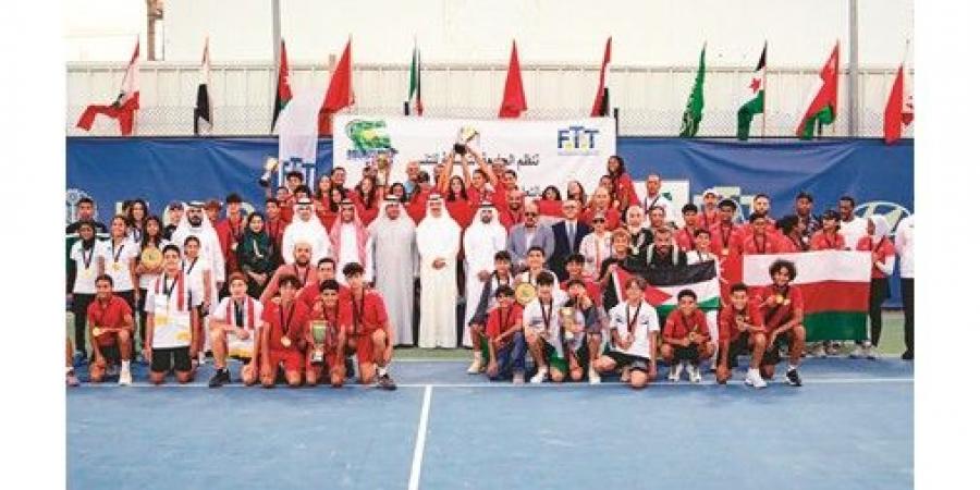 الجابر:
نسعى
لإعداد
جيل
عربي
واعد
في
«التنس»