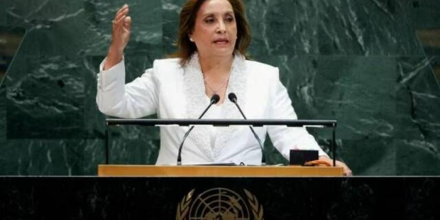 عزل
      رئيسة
      بيرو
      بعد
      سلسلة
      فضائح
      وجرائم