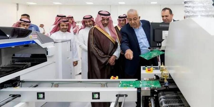 وزير
      الصناعة
      يشهد
      تدشين
      مشروعات
      صناعية
      نوعية
      بالمدينة
      المنورة