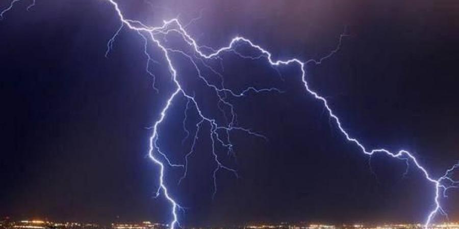 صواعق قاتلة في البحيرة المصرية.. البرق يحصد أروح 3 أشخاص ويصيب سيدة بحروق
