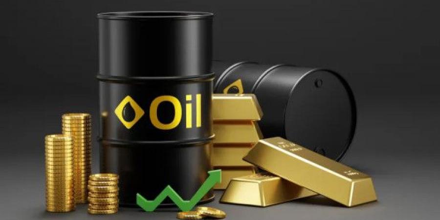 تراجع أسعار الذهب واستقرار النفط عالميا