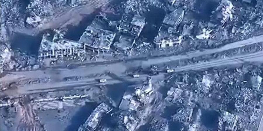 مركز التنسيق الأميركي: إزالة الأنقاض من طريق صلاح الدين لتسهيل مرور المساعدات إلى غزة..فيديو