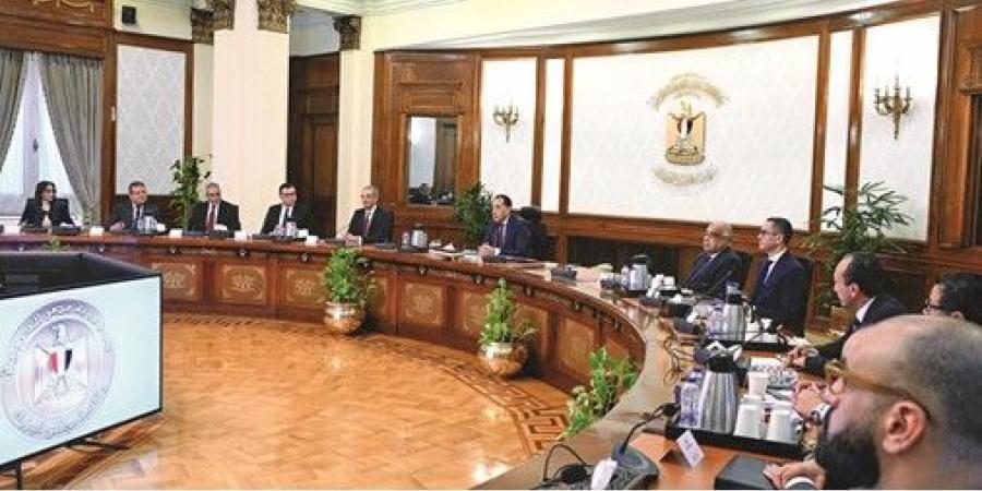 مدبولي:
«مصر
العقارية»
تيسّر
تملّك
العقار
للمصريين
في
الخارج
والأجانب