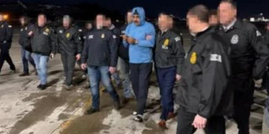 السلطات الأمريكية تنقل مادورو من مقر احتجازه إلى المحكمة فى نيويورك