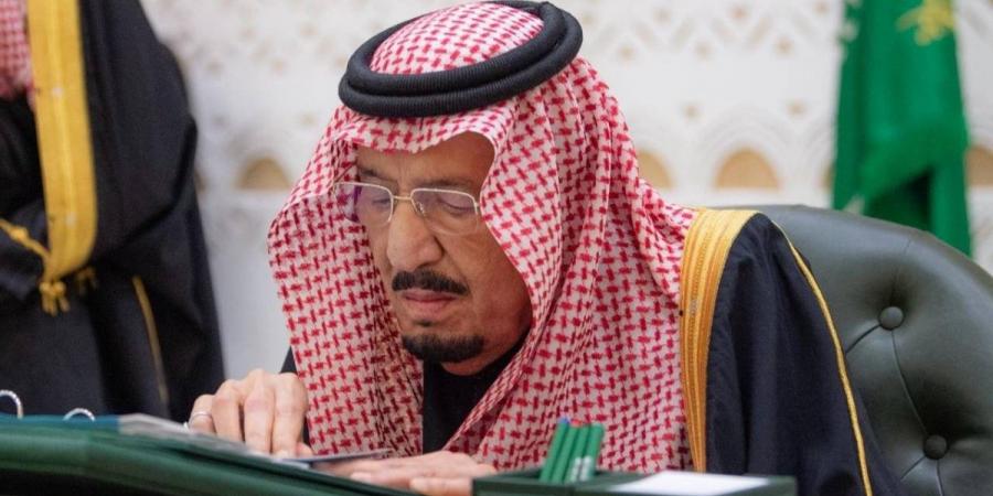 خادم الحرمين الشريفين يرأس جلسة مجلس الوزراء في الرياض