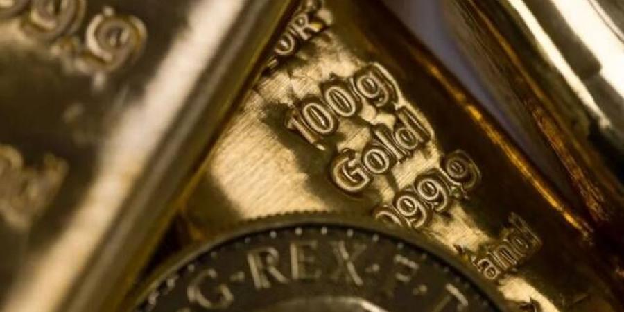 الذهب قرب 5600 دولار مع الإقبال على أصول الملاذ الآمن