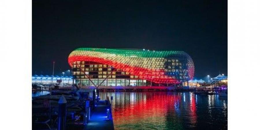 بالفيديو.. ألوان علم الكويت تتلألأ على معالم الإمارات