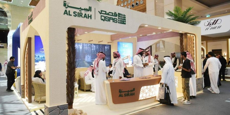 منصة «السيرة» تعرف زوار «منتدى العمرة والزيارة» بأبرز المواقع التاريخية بالمدينة المنورة