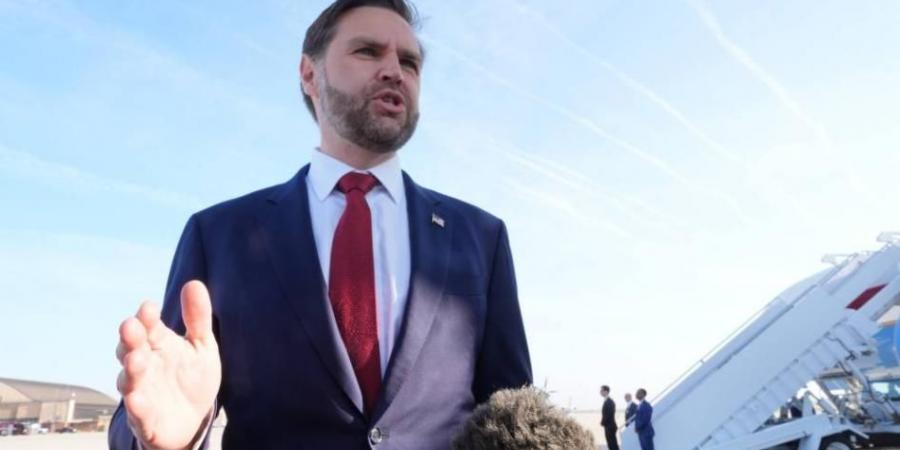 قبيل سفره إلى إسلام آباد.. فانس يحذر إيران من المناورة في محادثات إنهاء الحرب