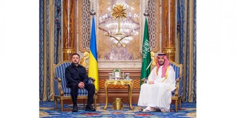 ولي العهد السعودي يلتقي الرئيس الأوكراني في جدة