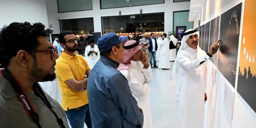 38 عملا فنيا يوثق «الكون في أبهى صورة» بالدمام