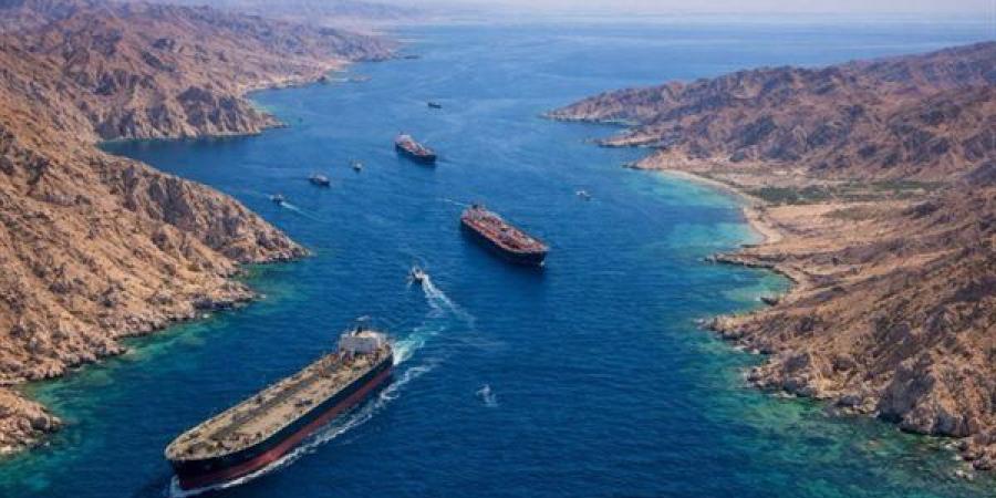 إيران تعليقا على إعلان ترامب وقف الحرب: إدارة مضيق هرمز بالتنسيق مع عمان