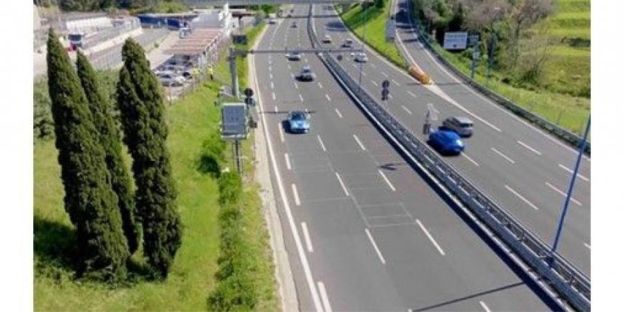 نابولي تدشن أول طريق ذكي في إيطاليا.. خطوة نحو عصر المركبات المتصلة والقيادة الذاتية