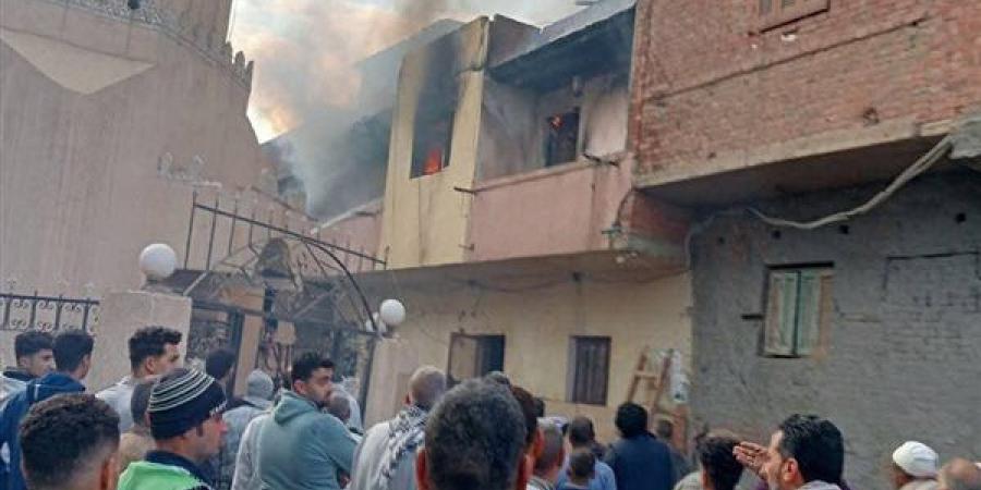 إخماد حريق نشب داخل منزل في مصر القديمة