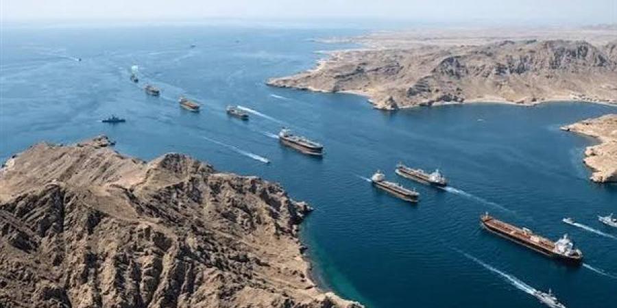 الهيئة البحرية البريطانية: التهديد الأمني في مضيق هرمز انخفض للمستوى المتوسط