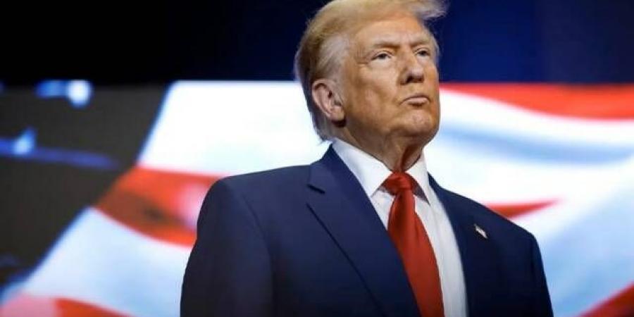 ترامب: "آبل" وافقت على العمل مع "إنتل" لتصنيع الرقائق بأمريكا