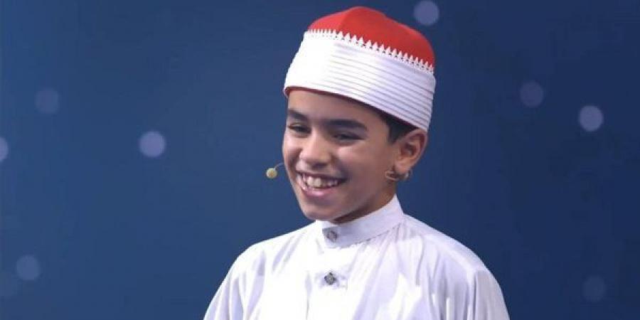 محمد القلاجي يصدح بأنشودة دينية أمام الرئيس السيسي