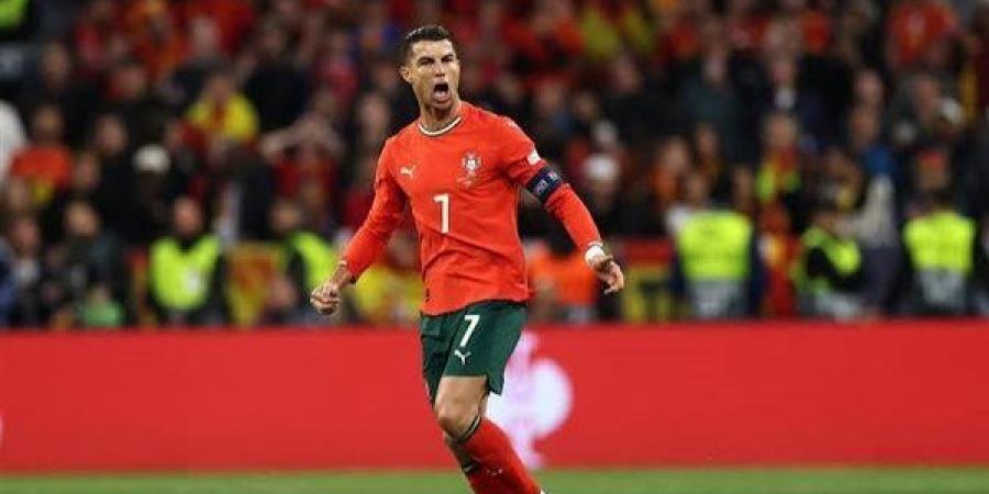 رونالدو يعود للمطاردة، الدون يلحق بميسي ومبابي في سباق الحذاء الذهبي