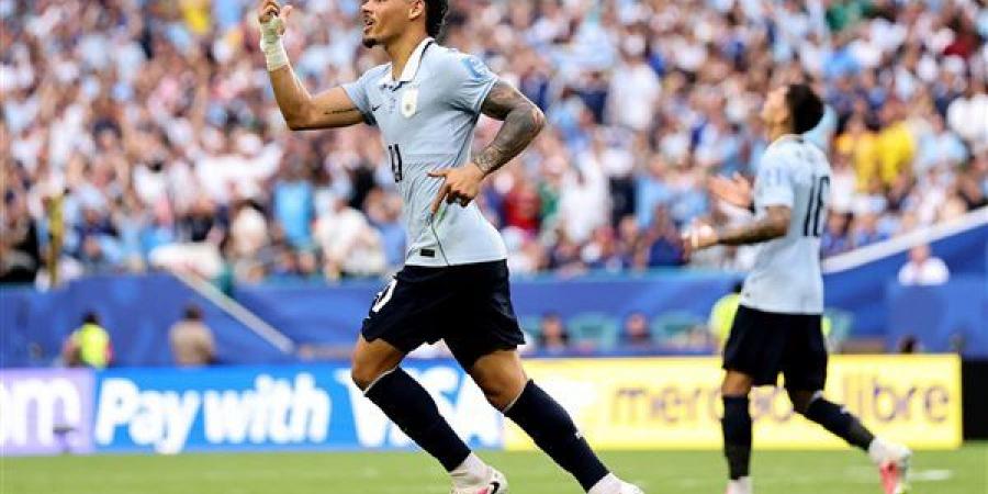 أراوخو وفالفيردي يقودان تشكيل أوروجواي الرسمي لمواجهة إسبانيا في كأس العالم