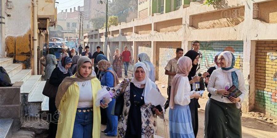 55 سؤالًا في 3 ساعات، طلاب الثانوية بالغربية يشكون ضيق الوقت في امتحان العربي