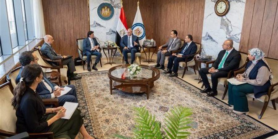 وزير البترول يبحث مع رئيس دانة غاز خطط التوسع في الاستثمارات وزيادة الإنتاج من حقول الدلتا