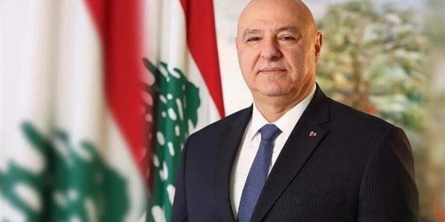 الرئيس اللبناني يشيد بدور الجيش في حماية السلم الأهلي