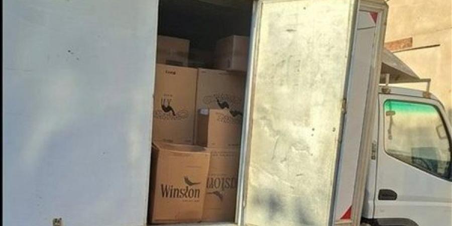 التحفظ علي 36 ألف علبة سجائر و700 عبوة معسل مجهولة المصدر بالفيوم