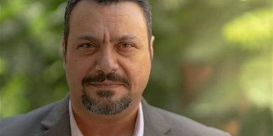 مراد مكرم يوعد المصريين: "هوزع عليكم شربات لو كسبنا الأرجنتين"